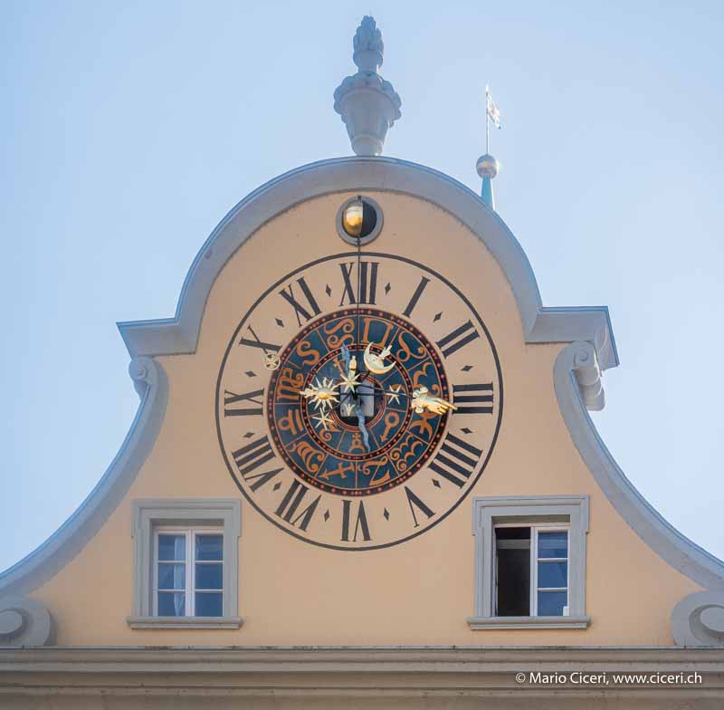Fronwagturm mit astronomischer Uhr